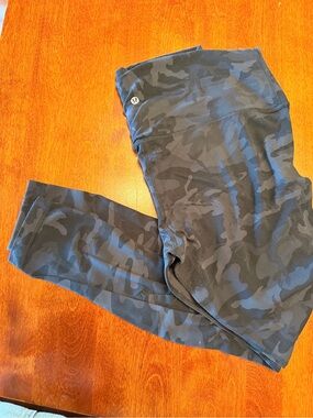 lululemon athletica Women's Dark Gray/Camo High-Rise Leggings